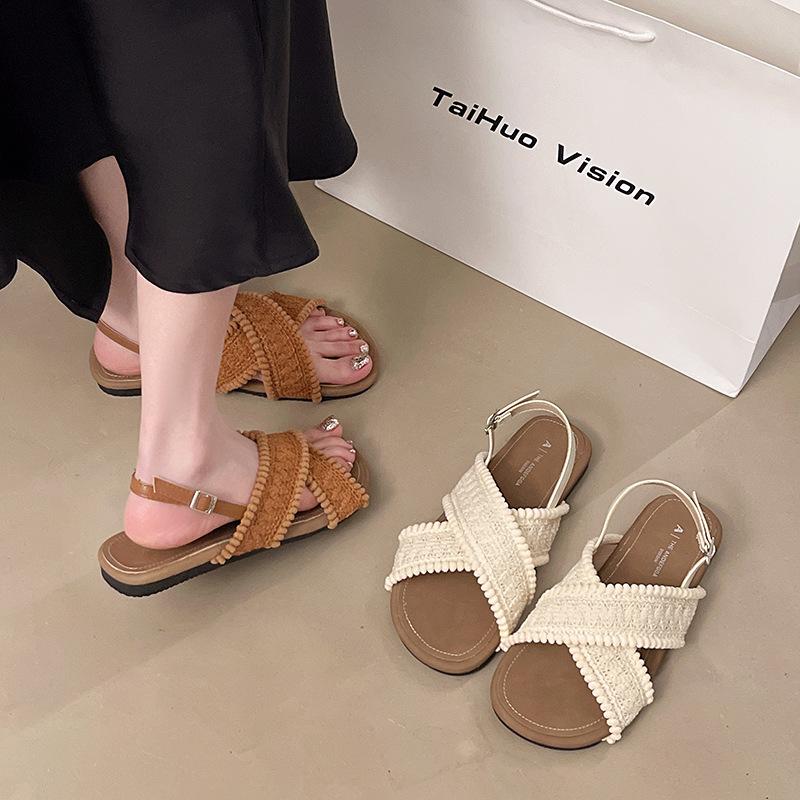 Flat-bottomed crossed cool slippers for women s summer wear new fashion versatile casual vacation beach sandals 40
Flat-bottomed crossed cool slippers for women s summer wear new fashion versatile casual vacation beach sandals 40