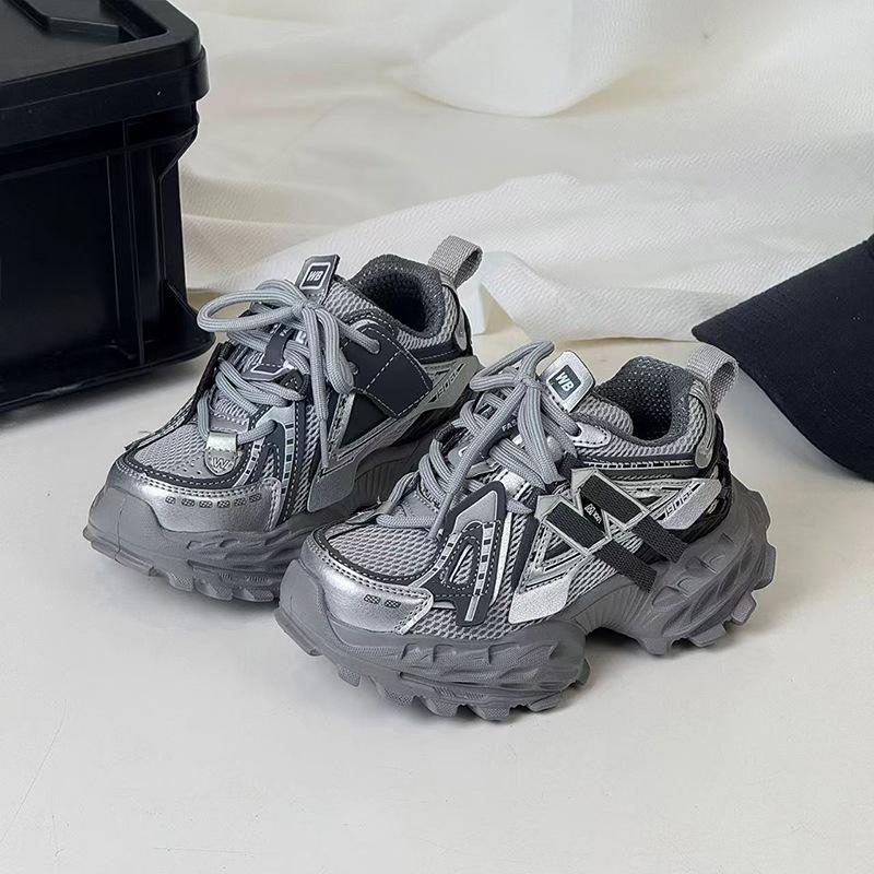 Children s Fashion Trend Mesh Tire Dad Shoes Autumn New Boys and Girls Casual Versatile Sneakers 32-37One Hand6Double
Children s Fashion Trend Mesh Tire Dad Shoes Autumn New Boys and Girls Casual Versatile Sneakers 32-37One Hand6Double