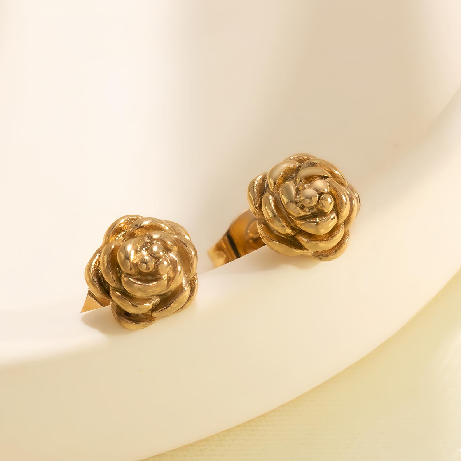 Модные женские серьги-гвоздики в форме розы, простой дизайн, серьги из нержавеющей стали для женщин золотой
Модные женские серьги-гвоздики в форме розы, простой дизайн, серьги из нержавеющей стали для женщин золотой