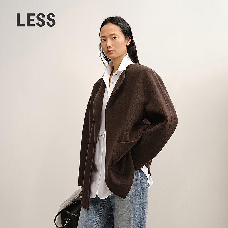 LESS 2025 Winter Casual Simple Short Wool Coat
LESS 2025 Winter Casual Simple Short Wool Coat