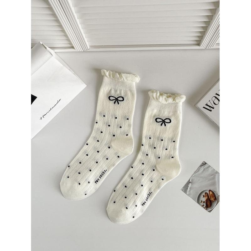 1 Pair Ballet Style Middle Tube Socks Women Elegant Cute Lolita Socks Mesh Breathable Lace Butterfly Knot Stacking Sock Y2K EU35-39
1 Pair Ballet Style Middle Tube Socks Women Elegant Cute Lolita Socks Mesh Breathable Lace Butterfly Knot Stacking Sock Y2K EU35-39