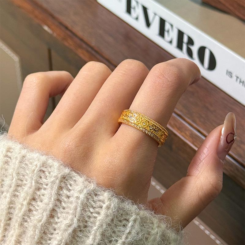 Женское изысканное кольцо-монета из меди с цирконом: Модный, Роскошный, Универсальный, Открытый дизайн.
Женское изысканное кольцо-монета из меди с цирконом: Модный, Роскошный, Универсальный, Открытый дизайн.