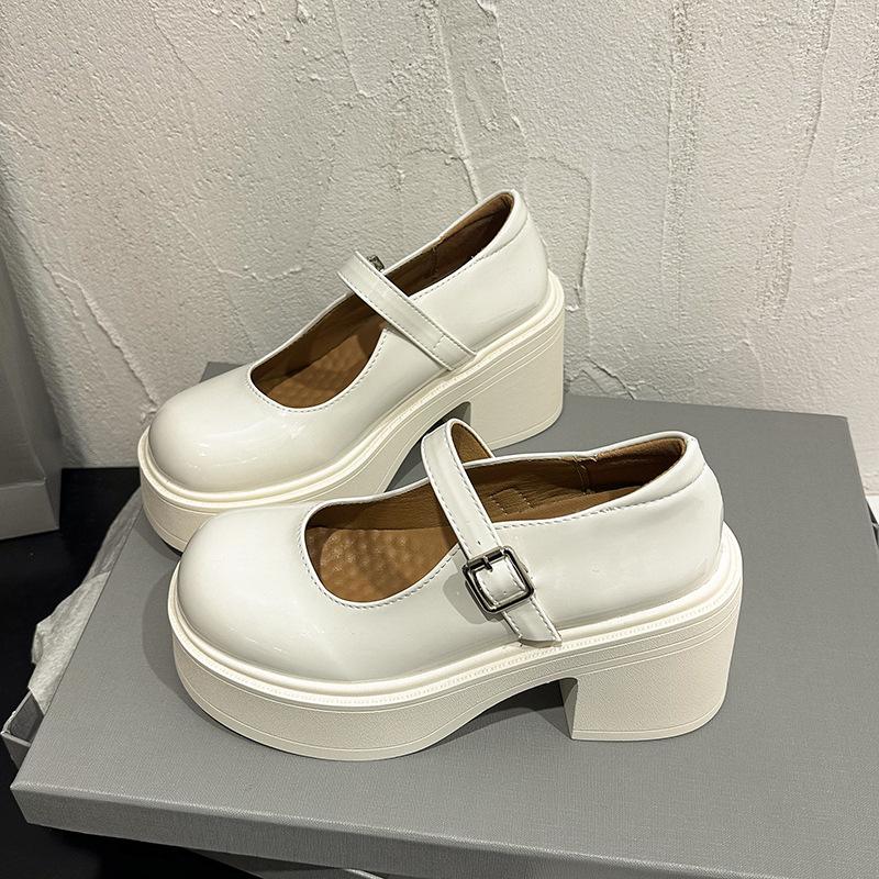 Small Mary Jane high-heeled women s shoes 2025 spring and summer new white single shoes thick heel thick sole with skirt small leather shoes 35 белый
Small Mary Jane high-heeled women s shoes 2025 spring and summer new white single shoes thick heel thick sole with skirt small leather shoes 35 белый