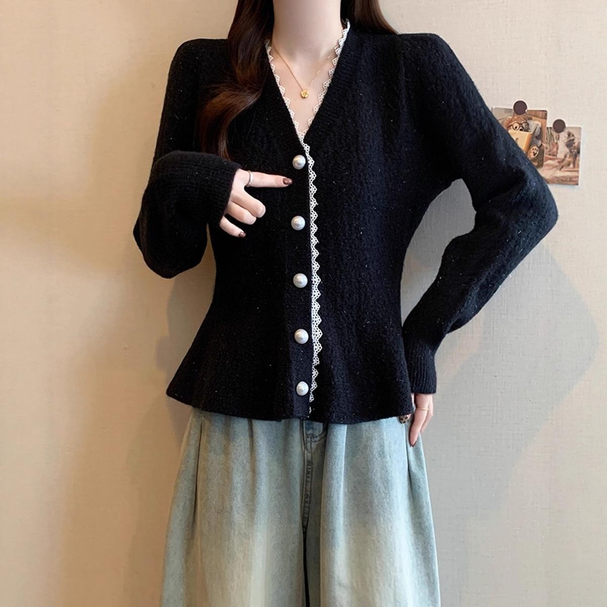 Red V-Neck Knit Cardigan Sweater - Women s French Chic Plus Size Autumn Top 2XL (140-160 kg)
Red V-Neck Knit Cardigan Sweater - Women s French Chic Plus Size Autumn Top 2XL (140-160 kg)