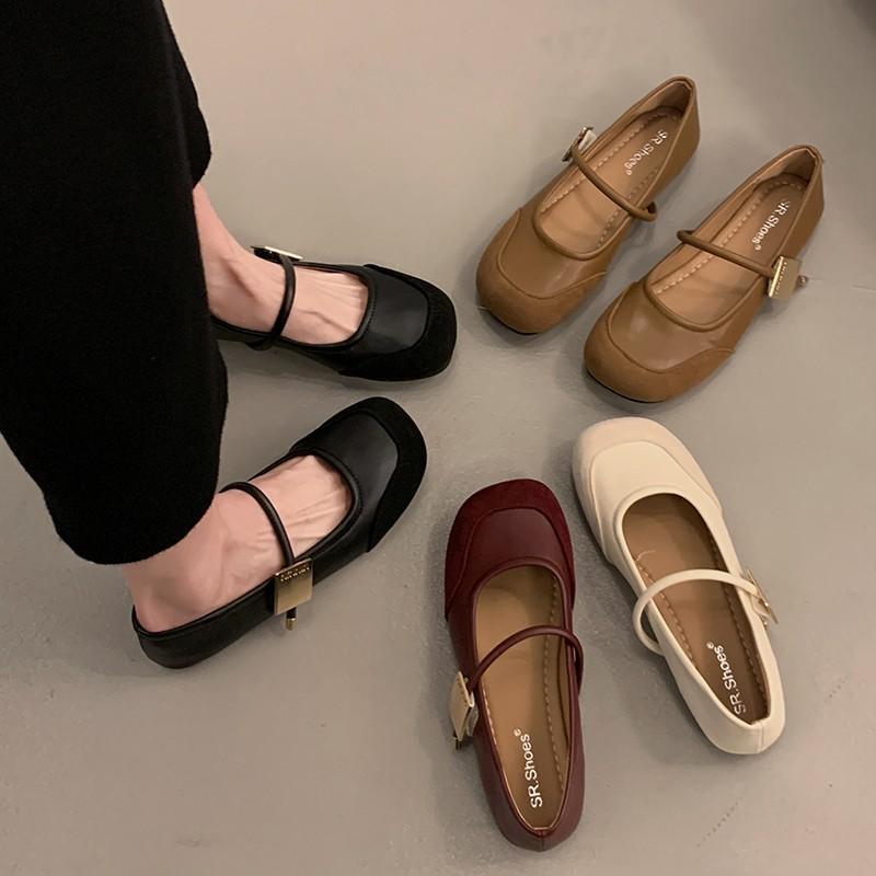 Red Mary Jane shoes women s shoes 2024 spring and summer new round head soft sole soft surface word with shallow mouth French single shoes 35 чорний
Red Mary Jane shoes women s shoes 2024 spring and summer new round head soft sole soft surface word with shallow mouth French single shoes 35 чорний