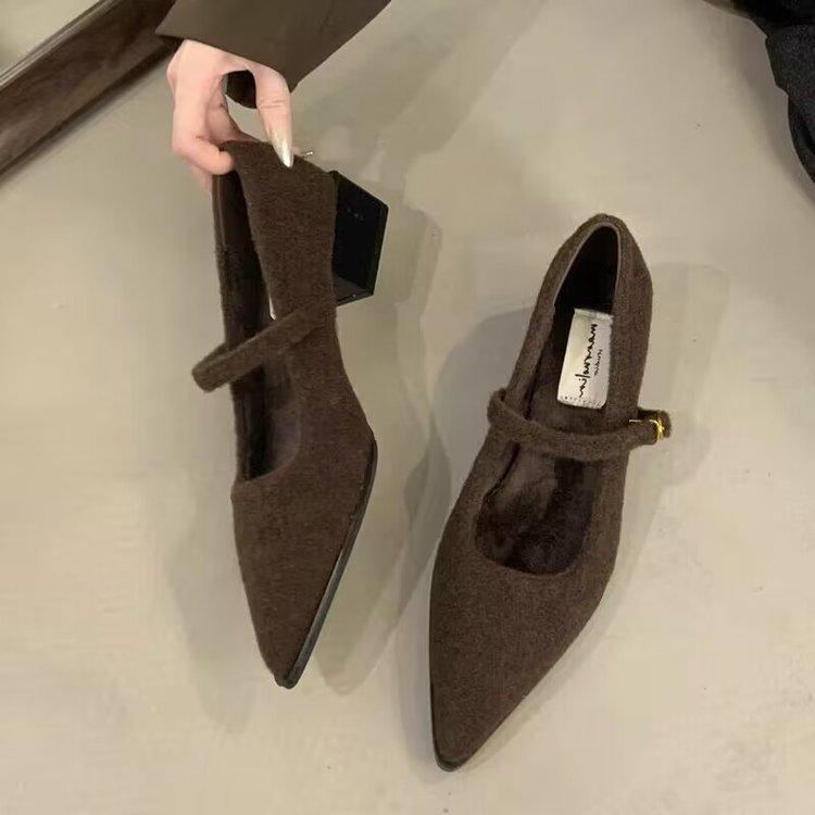 French temperament thick heel with skirt word with Mary Jane women pointed professional high heels versatile velvet women s cotton shoes 39
French temperament thick heel with skirt word with Mary Jane women pointed professional high heels versatile velvet women s cotton shoes 39