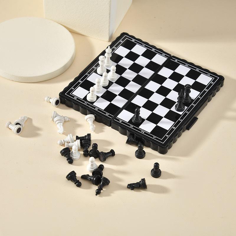 Мини Магнитный Портативный Шахматный Набор для Раннего Обучения - Складной и Обучающий 13.5x13.5 cm
Мини Магнитный Портативный Шахматный Набор для Раннего Обучения - Складной и Обучающий 13.5x13.5 cm