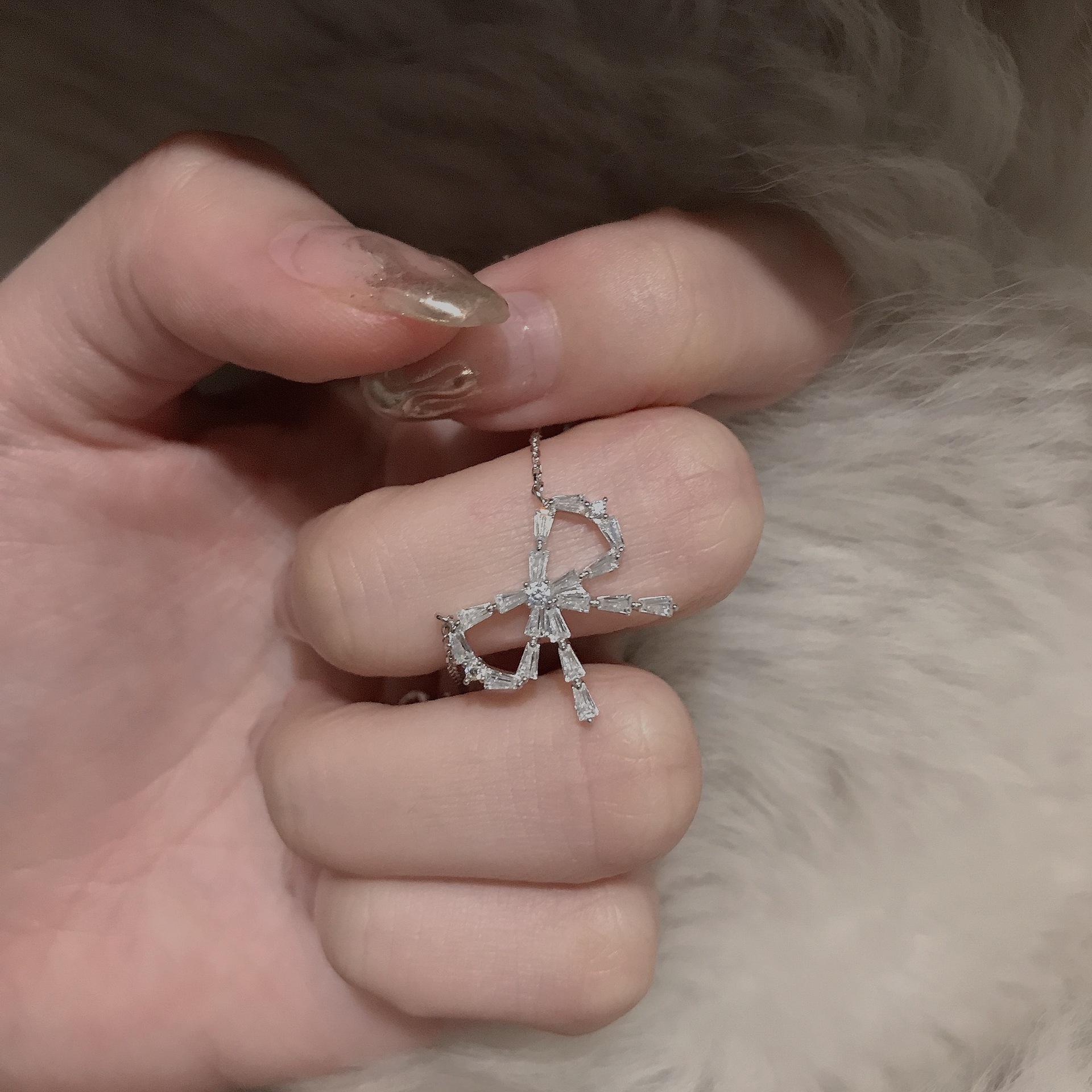 Ожерелье с бантом из стерлингового серебра S925, женское легкое роскошное женское ожерелье с маленькой цепочкой на ключице 
Ожерелье с бантом из стерлингового серебра S925, женское легкое роскошное женское ожерелье с маленькой цепочкой на ключице