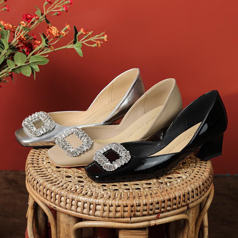 Crystal Buckle Patent Leather Square Toe Chunky Heels - Women s Spring Fashion 38 чёрный
Crystal Buckle Patent Leather Square Toe Chunky Heels - Women s Spring Fashion 38 чёрный