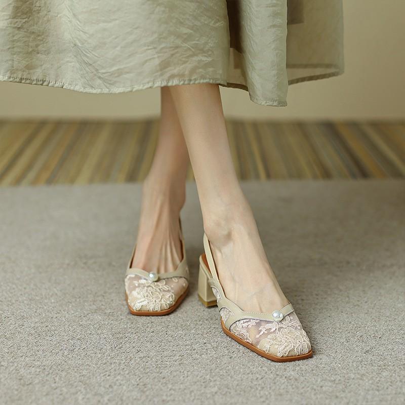 Breathable mesh pearl bag head sandals 2025 new French medium heel empty square head versatile thick heel women s summer 35
Breathable mesh pearl bag head sandals 2025 new French medium heel empty square head versatile thick heel women s summer 35