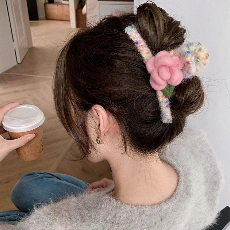 Elegant PreeKr Felt Flower Hair Clip for Women - Simple Updo Claw Accessory 
Elegant PreeKr Felt Flower Hair Clip for Women - Simple Updo Claw Accessory