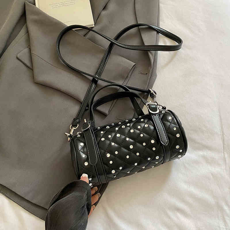 Luxury Bright Diamd Banquet Bag French Texture Soft Leather One Shoulder Crossbody Bags Simple Versatile Women s Handbag (20cm<Max Length<30cm) чёрный
Luxury Bright Diamd Banquet Bag French Texture Soft Leather One Shoulder Crossbody Bags Simple Versatile Women s Handbag (20cm<Max Length<30cm) чёрный