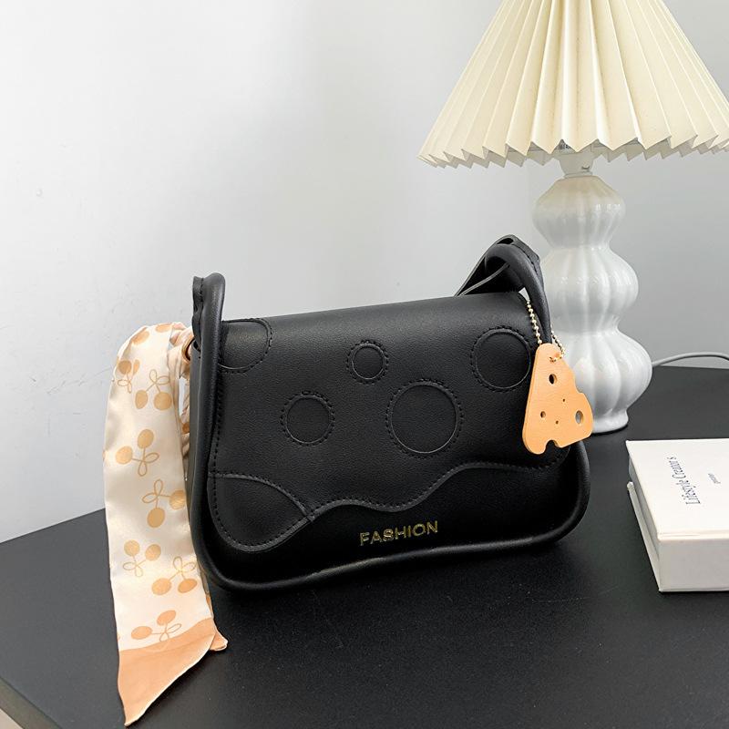 Girls birthday gift, high-end underarm bag, niche design, saddle small bag, women s 2025 new messenger bag чёрный
Girls birthday gift, high-end underarm bag, niche design, saddle small bag, women s 2025 new messenger bag чёрный