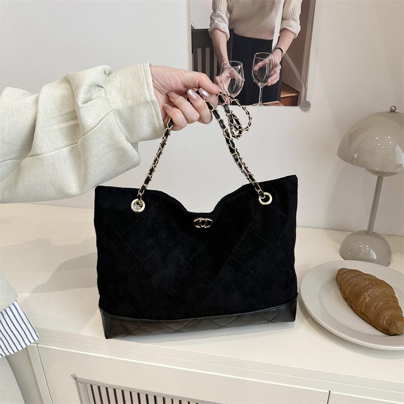 Large-capacity commuting fashion diamond tote bag women s personality leisure new lightweight high-quality student messenger bag
Large-capacity commuting fashion diamond tote bag women s personality leisure new lightweight high-quality student messenger bag