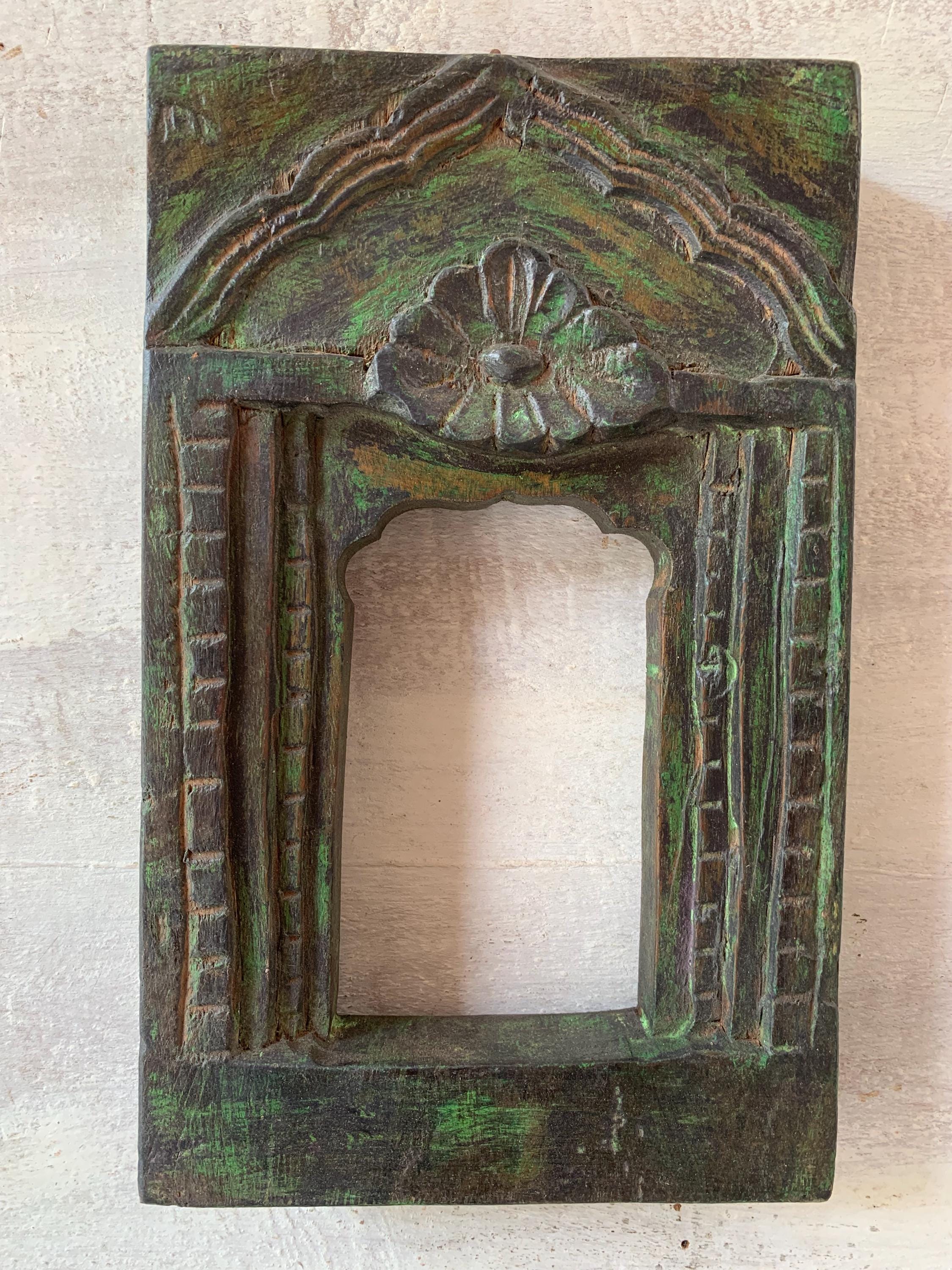 Rustic Green Jharokha Wall Decor: Carved Wooden Window Frame 16” X 8” X 24” (l x w x h) різнокольоровий
Rustic Green Jharokha Wall Decor: Carved Wooden Window Frame 16” X 8” X 24” (l x w x h) різнокольоровий