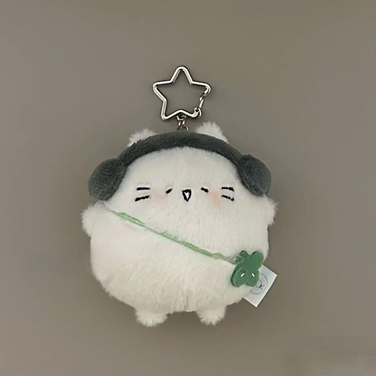 Adorable Chubby Kitten Clover Plush Pendant Keychain
Adorable Chubby Kitten Clover Plush Pendant Keychain