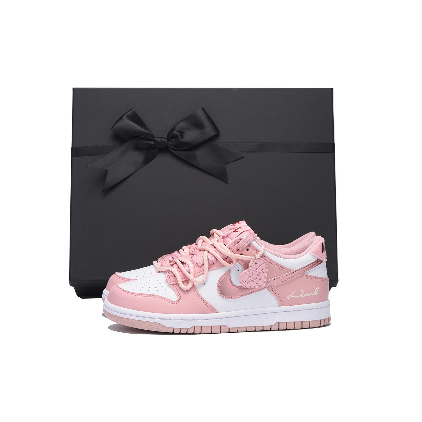 Nike Dunk Chestnut Coverage Slip Resistant Low top Skateboard Shoes Women s Cherry Blossom Pink DO6485-600(Team59-SBOX) 38.5
Nike Dunk Chestnut Coverage Slip Resistant Low top Skateboard Shoes Women s Cherry Blossom Pink DO6485-600(Team59-SBOX) 38.5