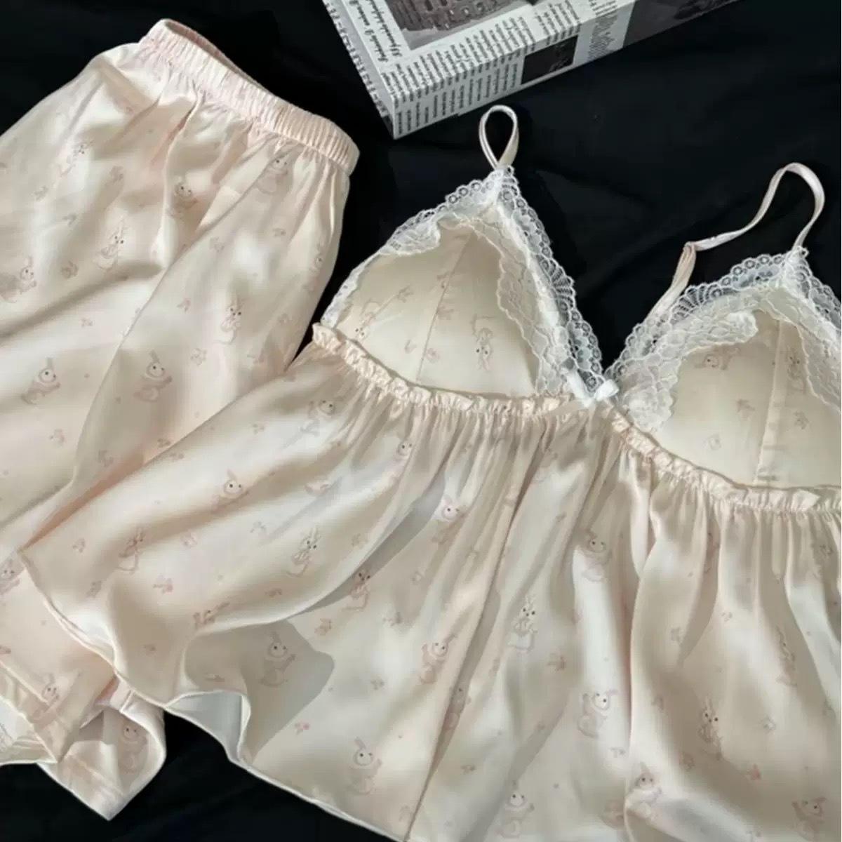 Women s Ice Silk Pajamas Set with Bow and Lace Trim - Perfect Spring/Summer Gift Medium
Women s Ice Silk Pajamas Set with Bow and Lace Trim - Perfect Spring/Summer Gift Medium