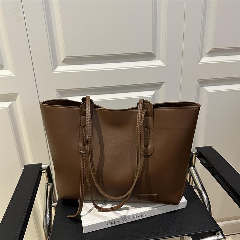 Casual personality women s tote bag large capacity bag fashion trend texture simple new shoulder bag
Casual personality women s tote bag large capacity bag fashion trend texture simple new shoulder bag