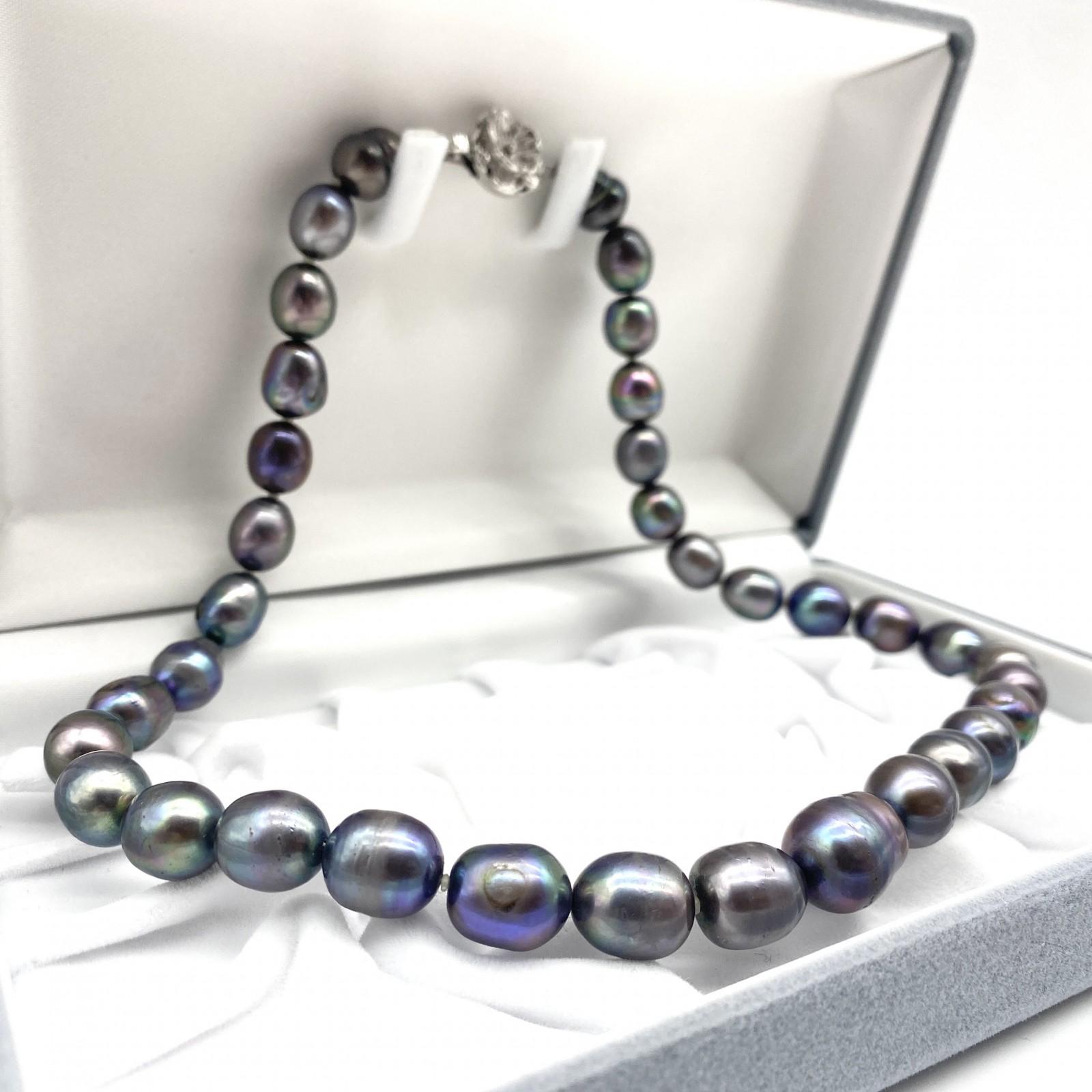 High-Quality Black Necklace Baroque Pearl Natural Jewelry Semi-Round Peacock Luster Approx 47cm 10.0mm–12.5mm 65.4g Silver Clasps
High-Quality Black Necklace Baroque Pearl Natural Jewelry Semi-Round Peacock Luster Approx 47cm 10.0mm–12.5mm 65.4g Silver Clasps