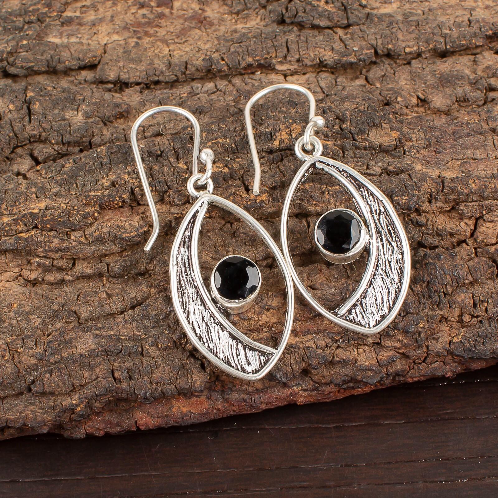 Black Onyx Gemstone 925 Sterling Silver Jewelry Handmade Earrings 1.60 For Gift EE-61-18
Black Onyx Gemstone 925 Sterling Silver Jewelry Handmade Earrings 1.60 For Gift EE-61-18
