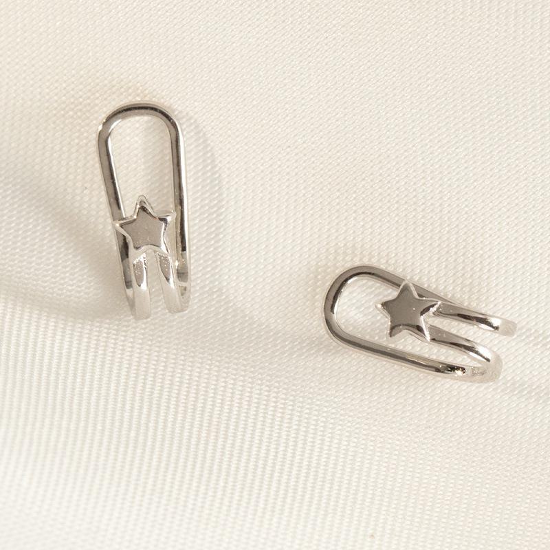 Женские серьги-клипсы Banyan Tree S925 Silver Star — непрокалываемые, универсальные серьги в форме пятиконечной звезды в холодном стиле ES1830 белого золота
Женские серьги-клипсы Banyan Tree S925 Silver Star — непрокалываемые, универсальные серьги в форме пятиконечной звезды в холодном стиле ES1830 белого золота