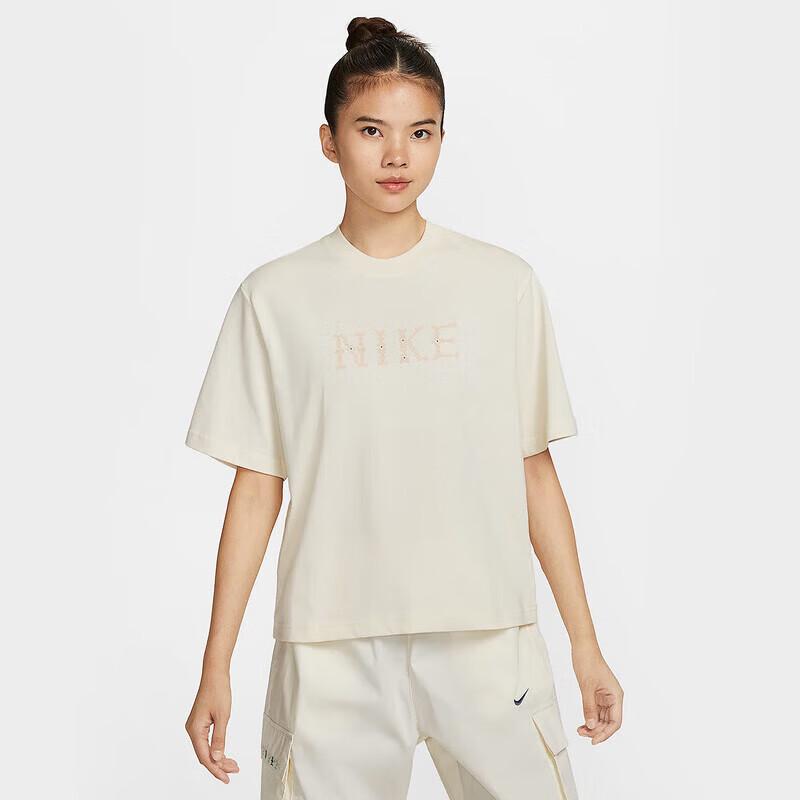 Nike Sportswear Women s Loose T-Shirt L
Nike Sportswear Women s Loose T-Shirt L