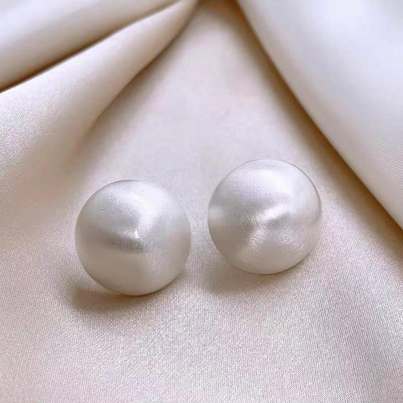 Luxurious Simple Design Brushed Frosted Metal Semicircle Earrings New Jewelry For Women Christmas Party Fashion Accessories
Luxurious Simple Design Brushed Frosted Metal Semicircle Earrings New Jewelry For Women Christmas Party Fashion Accessories