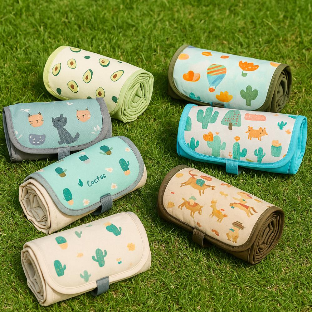Moisture-Proof Outdoor Picnic Mat Waterproof Mini Beach Mat Camping Ground Cloth Beach Outing style C
Moisture-Proof Outdoor Picnic Mat Waterproof Mini Beach Mat Camping Ground Cloth Beach Outing style C