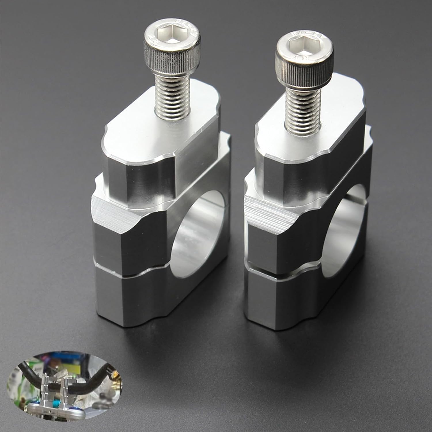 1 1/8 28mm Standard Bar HandleBar Fat Bar Risers Mounts Clamps Universial Motorcycle Dirt Bike ATV Scooter CNC 28mm срібний
1 1/8 28mm Standard Bar HandleBar Fat Bar Risers Mounts Clamps Universial Motorcycle Dirt Bike ATV Scooter CNC 28mm срібний