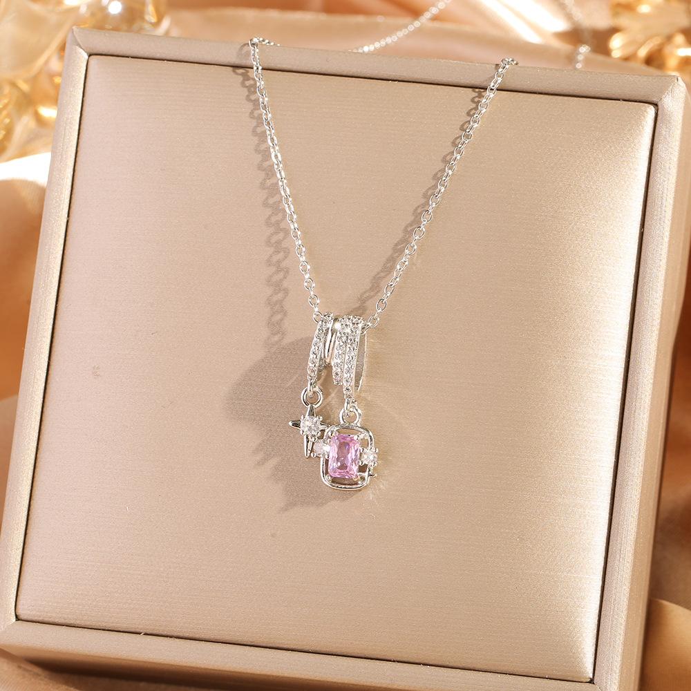 Sweet Starry Zirconia Sugar Cube Titanium Steel Necklace Women s Fashion Pendant Collarbone Chain
Sweet Starry Zirconia Sugar Cube Titanium Steel Necklace Women s Fashion Pendant Collarbone Chain