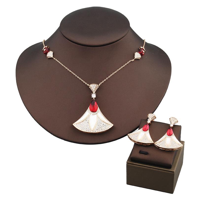 New Fan-shaped Skirt Necklace Earring Set for Women s Temperament Wedding Accessories Women s Collarbone Chain Rose Gold 48CM
New Fan-shaped Skirt Necklace Earring Set for Women s Temperament Wedding Accessories Women s Collarbone Chain Rose Gold 48CM