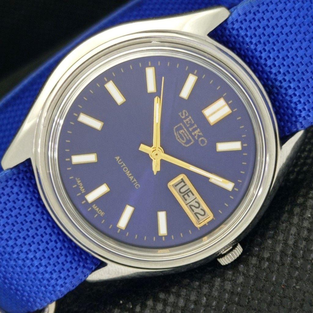USED VINTAGE SEIKO 5 AUTOMATIC JAPAN MENS DAY/DATE BLUE WATCH 591-a311019-2 SKU591-a311019
USED VINTAGE SEIKO 5 AUTOMATIC JAPAN MENS DAY/DATE BLUE WATCH 591-a311019-2 SKU591-a311019