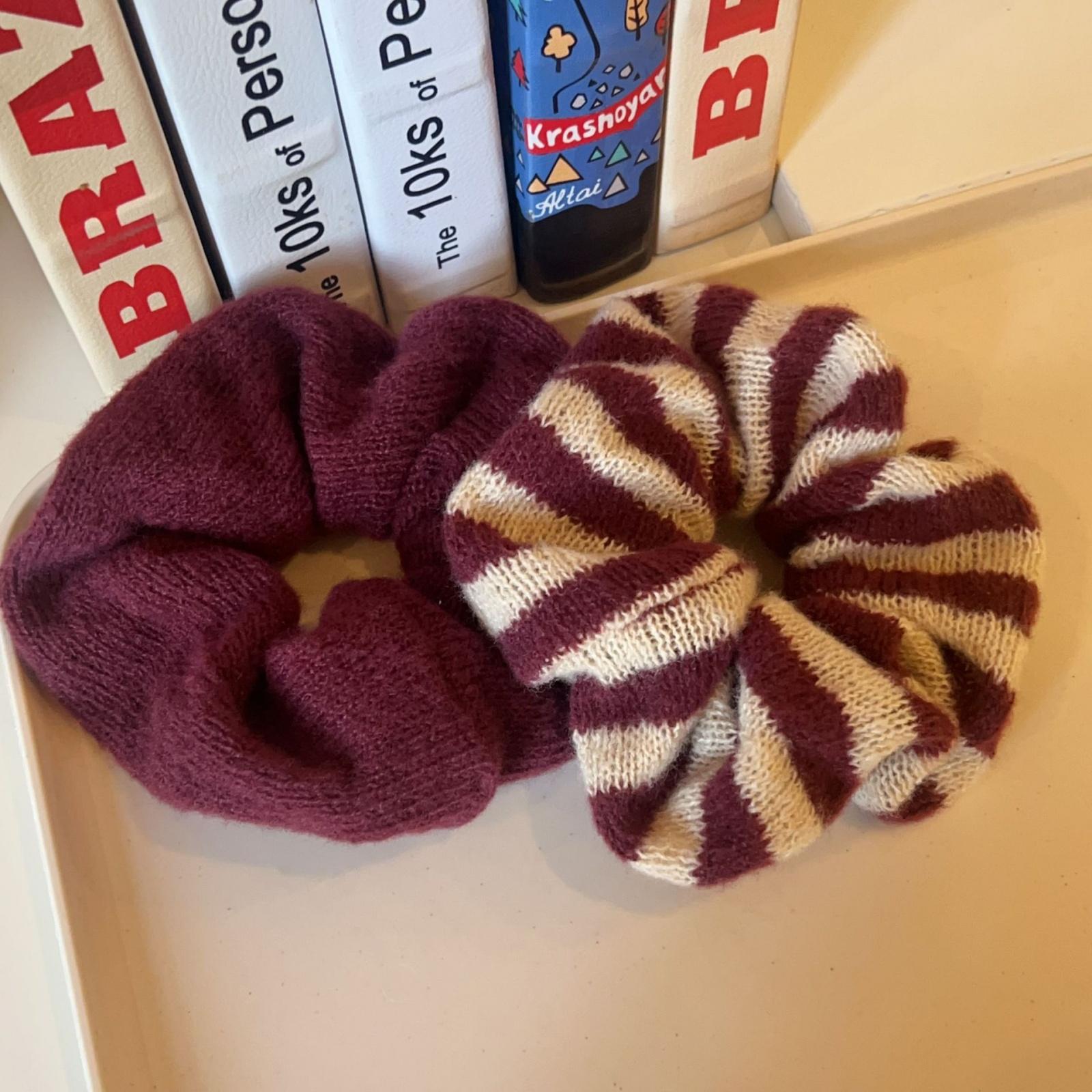 New Korean Style Autumn Winter Red White Knitted Striped Hair Scrunchie High Class New Versatile Girls Hair Tie Hair Accessories
New Korean Style Autumn Winter Red White Knitted Striped Hair Scrunchie High Class New Versatile Girls Hair Tie Hair Accessories