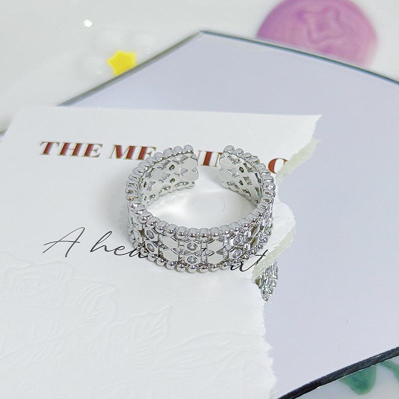 Honeycomb Series Full Of Diamonds Zir*****Pen Ring Niche Light Luxury High Sense Fashion Geometric Stacked Ring Woman Adjustable opening
Honeycomb Series Full Of Diamonds Zir*****Pen Ring Niche Light Luxury High Sense Fashion Geometric Stacked Ring Woman Adjustable opening
