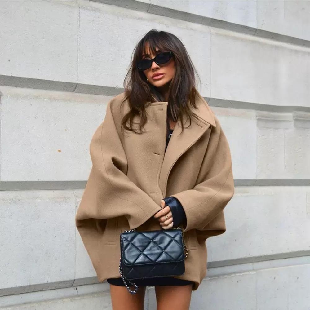VAYLA New Outerwears Trench Coat for Women Batwing Sleeve Long Coat Winter Woolen Cloth Trench Brown Lapel Mid Long Jackets L хакі
VAYLA New Outerwears Trench Coat for Women Batwing Sleeve Long Coat Winter Woolen Cloth Trench Brown Lapel Mid Long Jackets L хакі