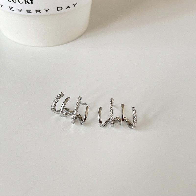 Four-claw Zirconia Earrings - Unique Design Earrings with A Sophisticated Touch - Elegant and Versatile Accessories Silver
Four-claw Zirconia Earrings - Unique Design Earrings with A Sophisticated Touch - Elegant and Versatile Accessories Silver