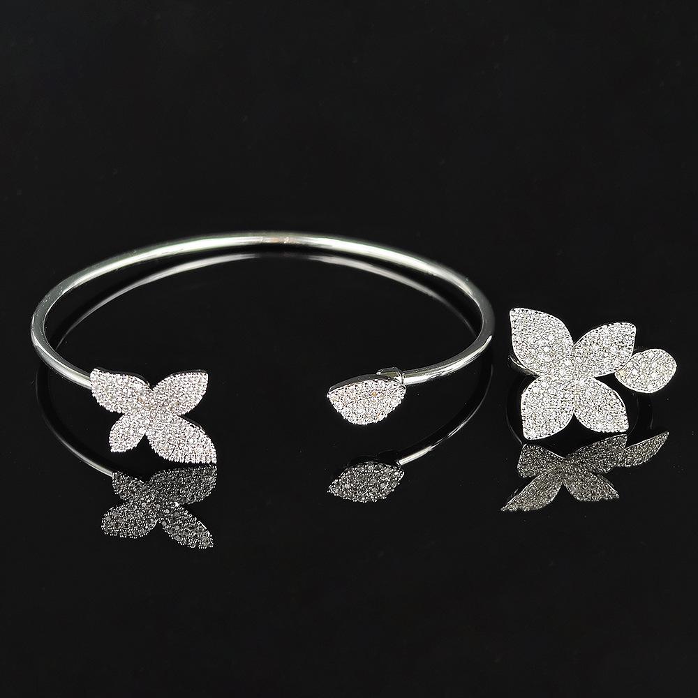 Регулируемый браслет-кольцо с бабочкой для женщин белый
Регулируемый браслет-кольцо с бабочкой для женщин белый