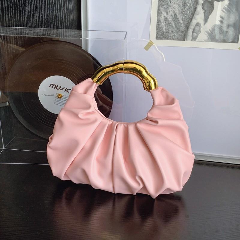 French High-end Pleated Cloud Bag Niche Temperament Banquet All-match Handbag рожевий
French High-end Pleated Cloud Bag Niche Temperament Banquet All-match Handbag рожевий
