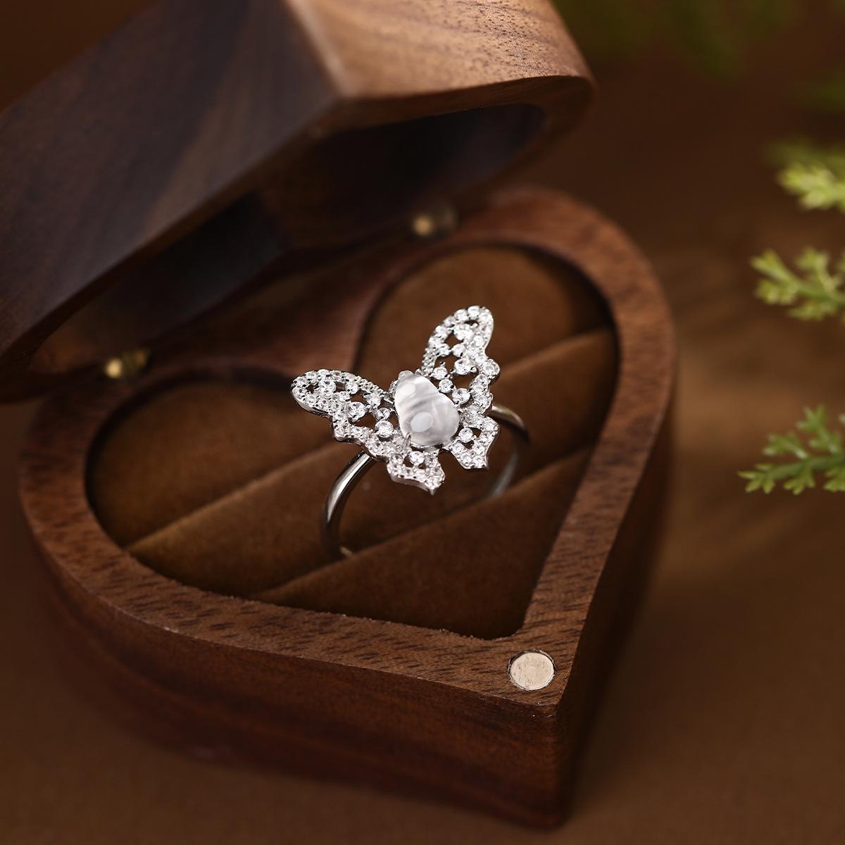 Sterling silver s925 butterfly ring silver inlaid with natural water foam jade gourd flash new Chinese temperament elegant and exquisite accessories Adjustable opening
Sterling silver s925 butterfly ring silver inlaid with natural water foam jade gourd flash new Chinese temperament elegant and exquisite accessories Adjustable opening
