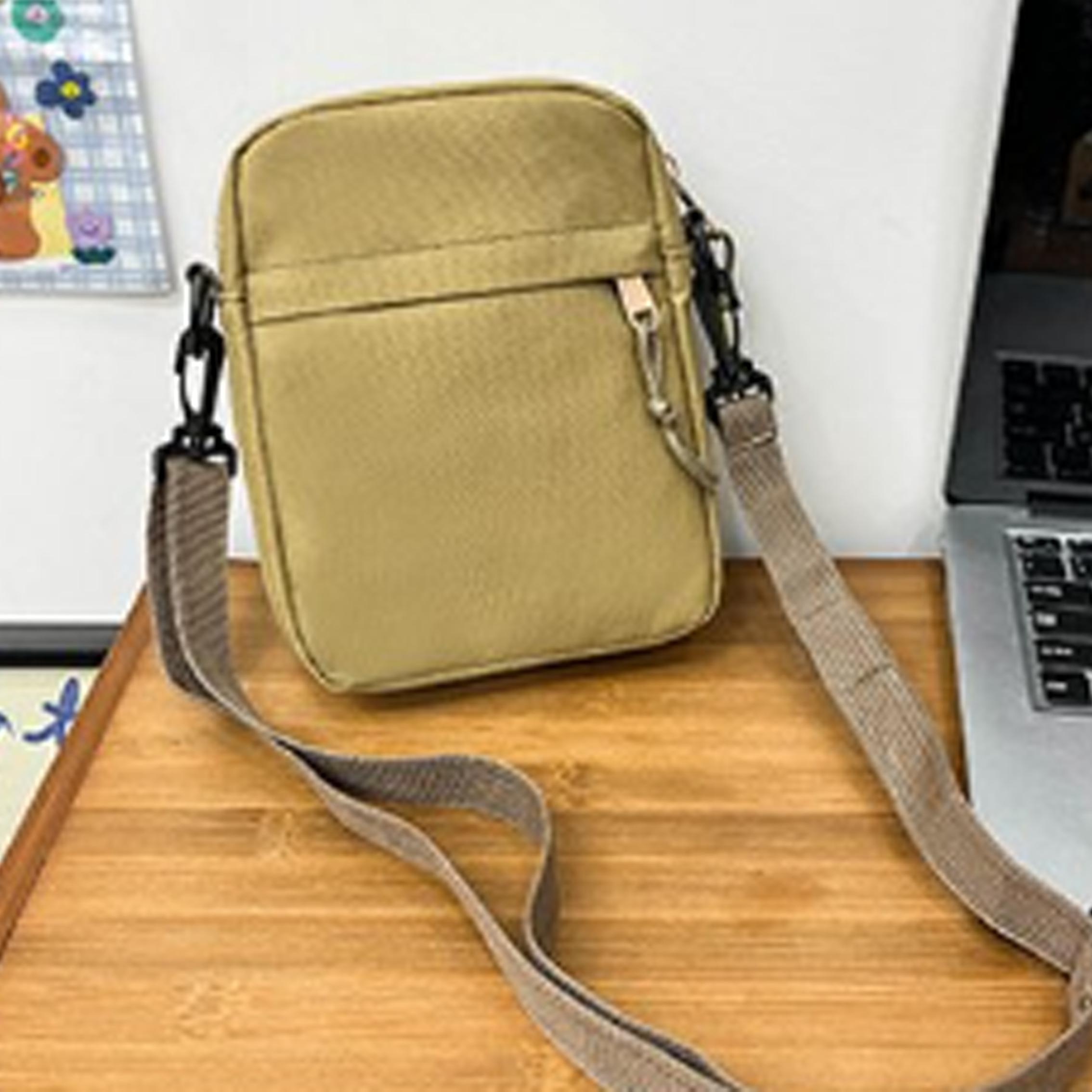 Модная и минималистичная однотонная водонепроницаемая и износостойкая женская сумка через плечо из оксфордской ткани с несколькими карманами на молнии
Модная и минималистичная однотонная водонепроницаемая и износостойкая женская сумка через плечо из оксфордской ткани с несколькими карманами на молнии