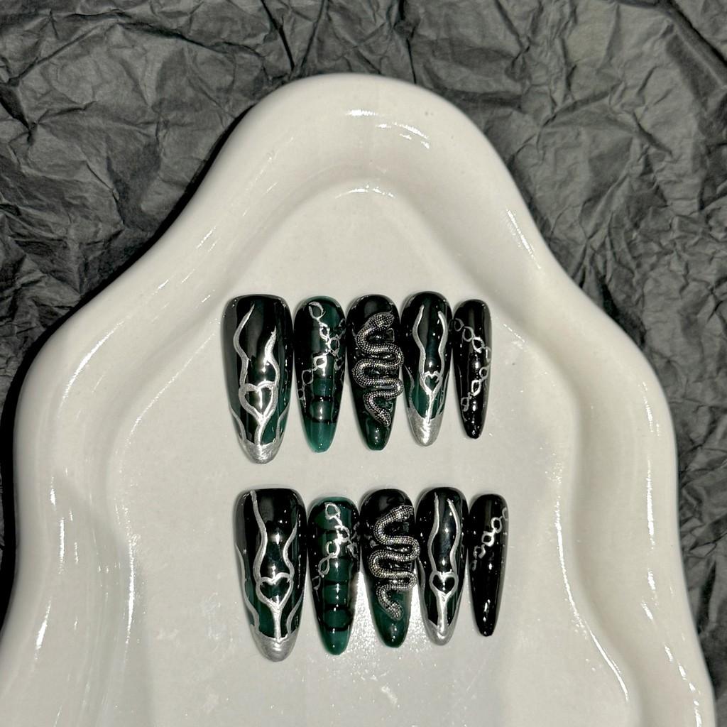 Full HANDMADE Green Snake Origin Chinese Style Anime Contrast Color Hot Girl Medium Oval Fake Nails With Glue Phototherapy Nails Press On Nails 5pcs jelly glue
Full HANDMADE Green Snake Origin Chinese Style Anime Contrast Color Hot Girl Medium Oval Fake Nails With Glue Phototherapy Nails Press On Nails 5pcs jelly glue