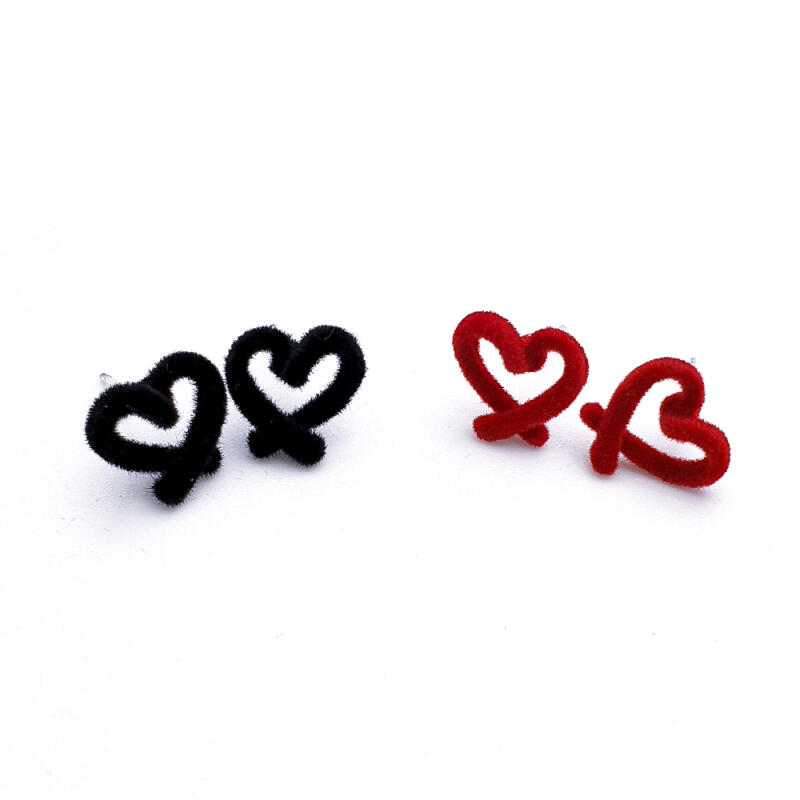 Velvet Heart Flocking Silver 925 Sterling Silver Needle Earrings (1 Pair) Red
Velvet Heart Flocking Silver 925 Sterling Silver Needle Earrings (1 Pair) Red