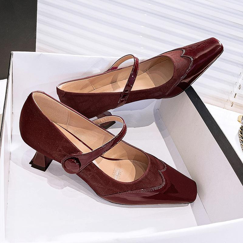 Xiaoxiangfeng Mary Jane shoes splicing French single shoes middle heel red magic buckle word with square head high heels stiletto 34 бордовый
Xiaoxiangfeng Mary Jane shoes splicing French single shoes middle heel red magic buckle word with square head high heels stiletto 34 бордовый