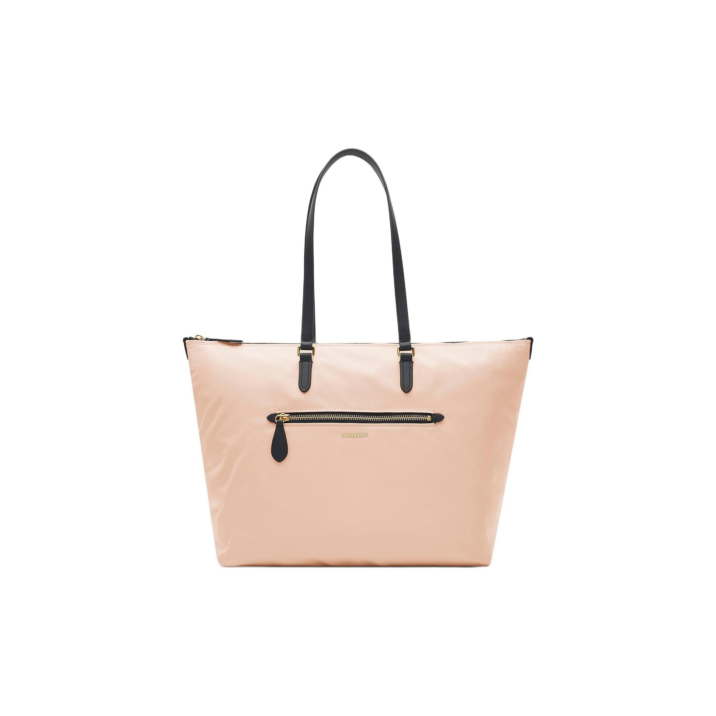 Burberry Metallic 3D Letter Logo Tote Bag Women tote bags Rose-Beige 81112661 Basic Set (Bag+Dust Bag)
Burberry Metallic 3D Letter Logo Tote Bag Women tote bags Rose-Beige 81112661 Basic Set (Bag+Dust Bag)