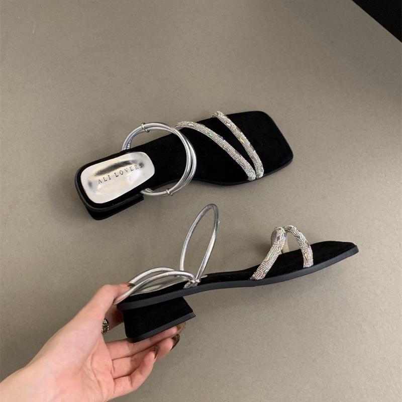 Высокий стиль~ Женские шлепанцы со стразами, женская обувь, новый французский темперамент, праздничные туфли на толстом каблуке для вечера летом 39 серебряный
Высокий стиль~ Женские шлепанцы со стразами, женская обувь, новый французский темперамент, праздничные туфли на толстом каблуке для вечера летом 39 серебряный