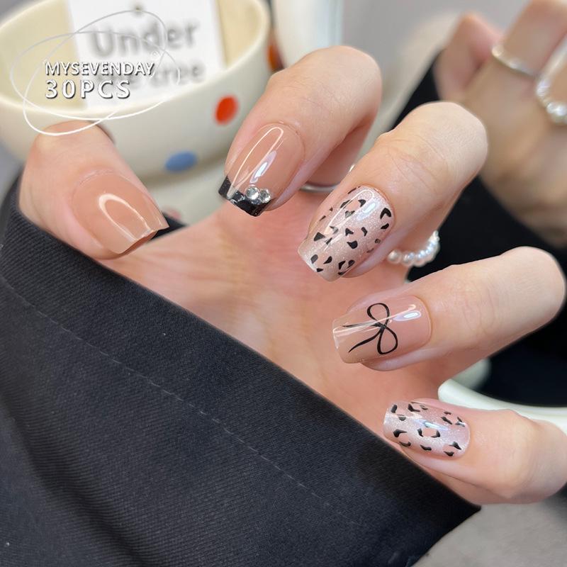 High-End Leopard Print French Nail Art Stickers - Autumn/Winter Collection: 30-Piece Spicy Girl Style Handmade XS Size 10 Pieces/Bag
High-End Leopard Print French Nail Art Stickers - Autumn/Winter Collection: 30-Piece Spicy Girl Style Handmade XS Size 10 Pieces/Bag