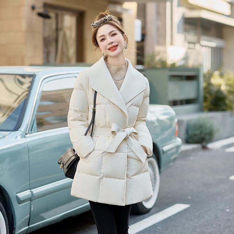 2024 Women s Slim Fit Mid-Length Down Jacket with Turn-Down Collar M (85-110 jin) чёрный
2024 Women s Slim Fit Mid-Length Down Jacket with Turn-Down Collar M (85-110 jin) чёрный
