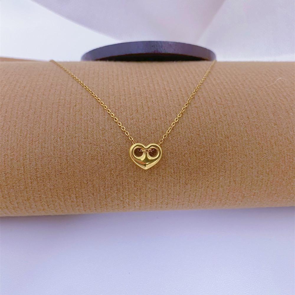 Fashionable Pig Nose Heart Necklace - Titanium Steel Clavicle Chain with Unique Design золотой
Fashionable Pig Nose Heart Necklace - Titanium Steel Clavicle Chain with Unique Design золотой