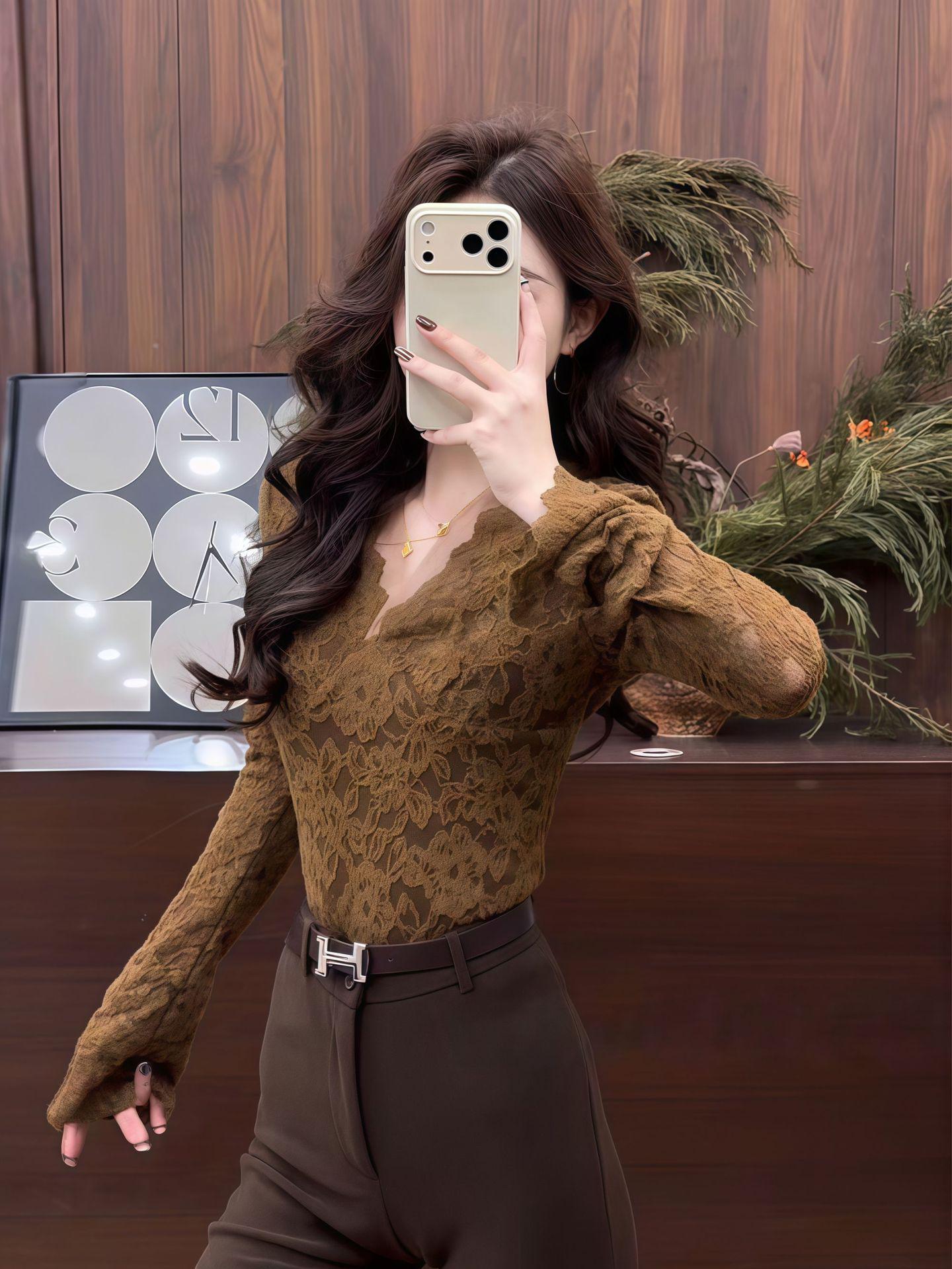 Women s French Style V-Neck Lace Patchwork Fleece Lined Top for Autumn/Winter M
Women s French Style V-Neck Lace Patchwork Fleece Lined Top for Autumn/Winter M